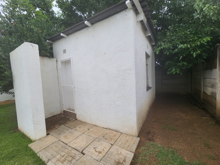 To Let 3 Bedroom Property for Rent in Naudeville Free State